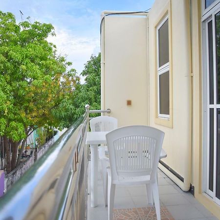 Nalaveshi Inn Huraa Eksteriør billede