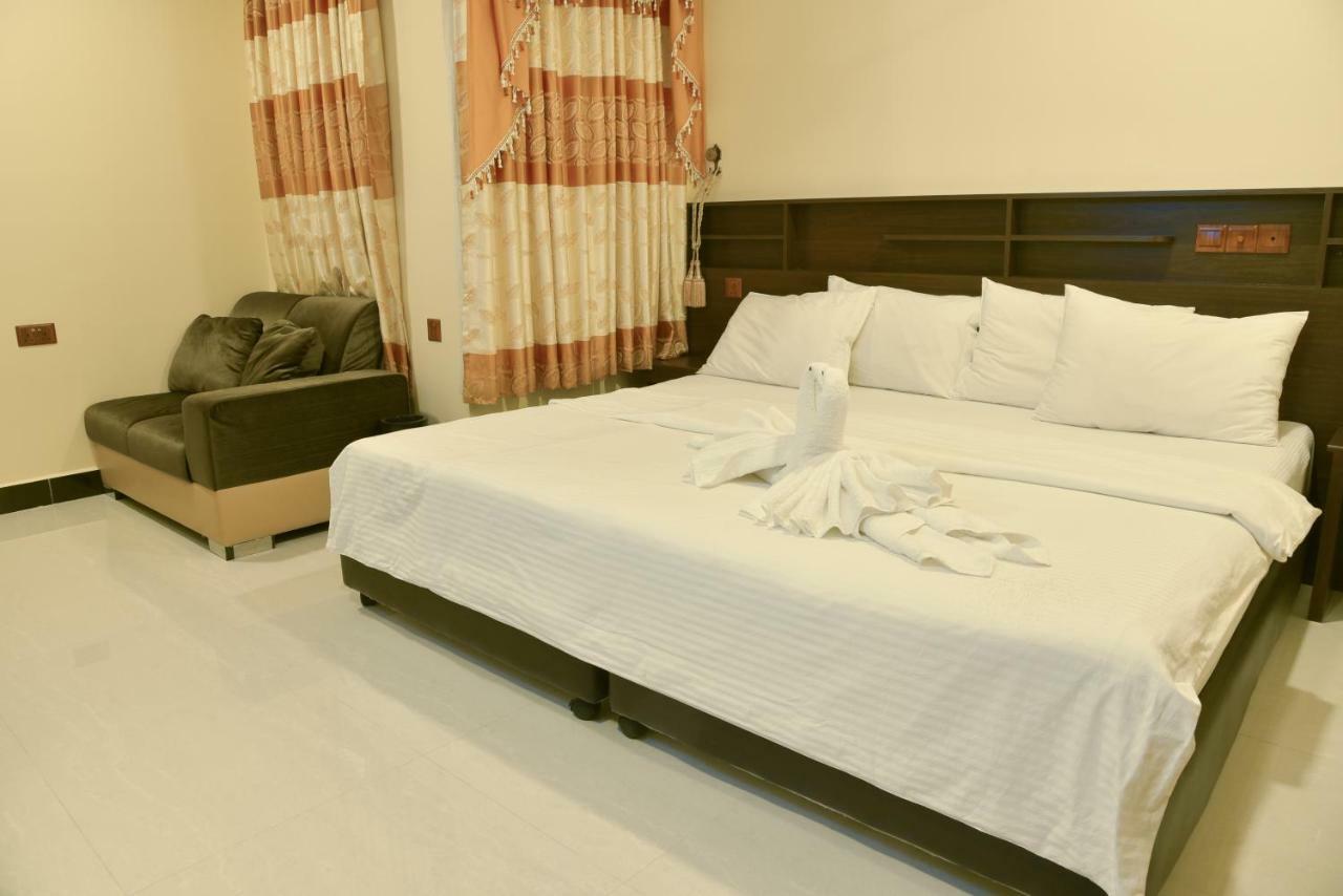 Nalaveshi Inn Huraa Eksteriør billede