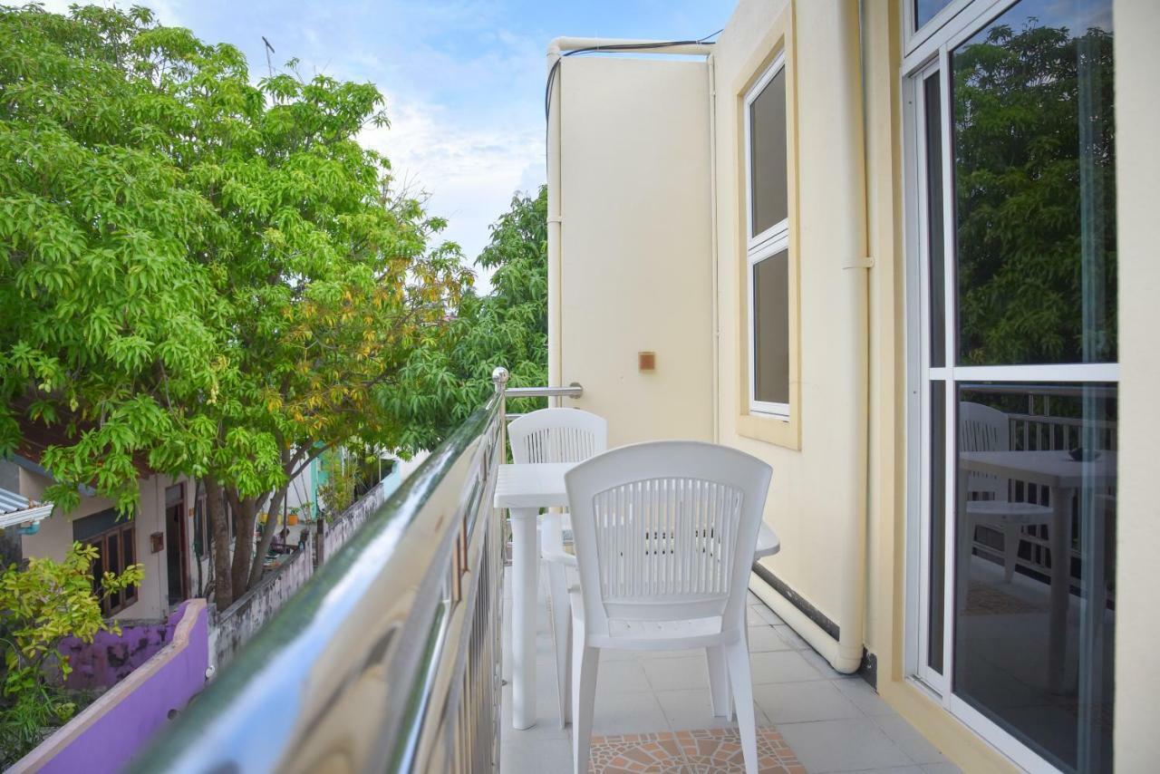 Nalaveshi Inn Huraa Eksteriør billede